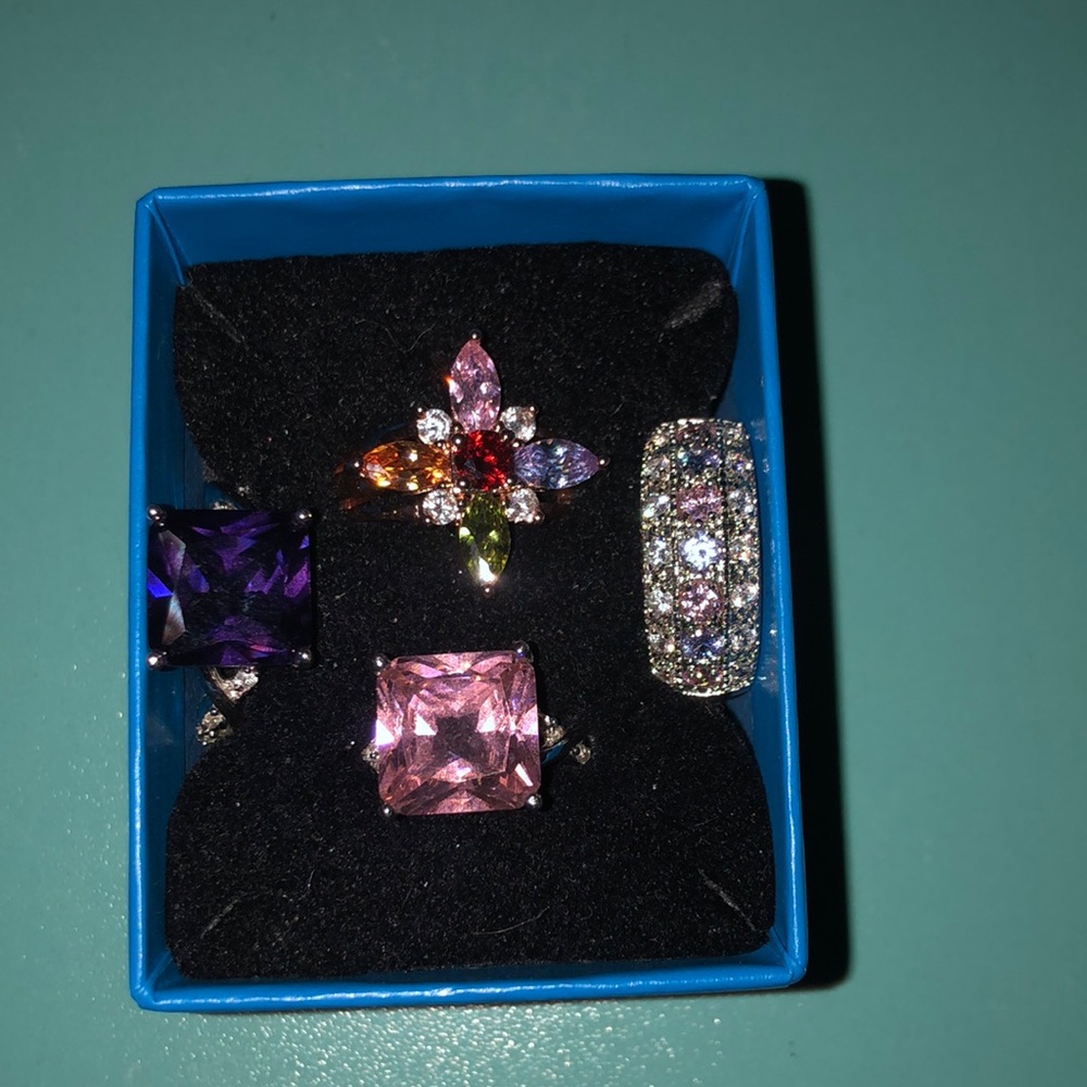 Four rings brand new